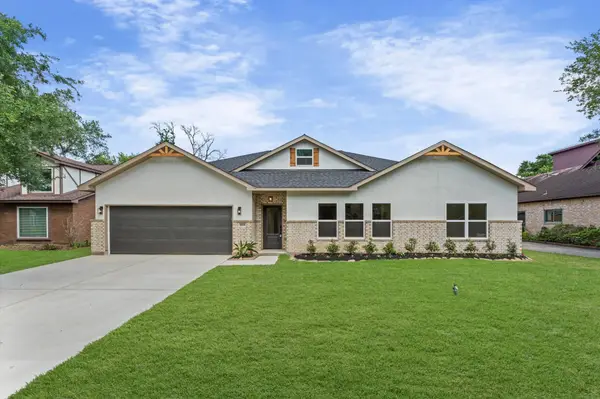 1618 Lake Bluff Drive, El Lago, TX 77586