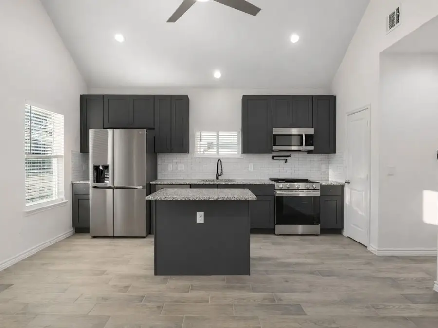 16980 Kempwood, Montgomery, TX 77316 - Image #2