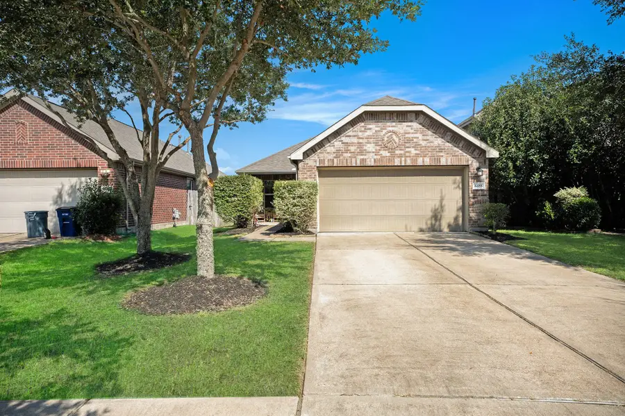 6855 Dogwood Cliff Lane, Dickinson, TX 77539 - Image #2