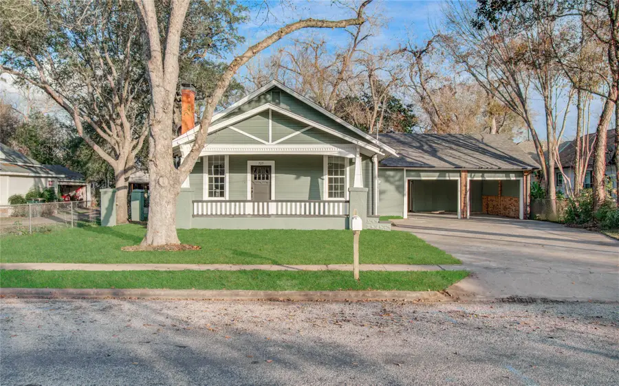 727 Travis Street, Columbus, TX 78934 - Image #3