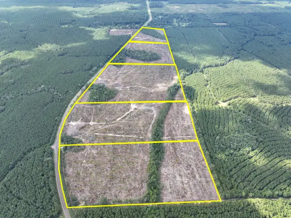 3 Fm 92, Spurger, TX 77660