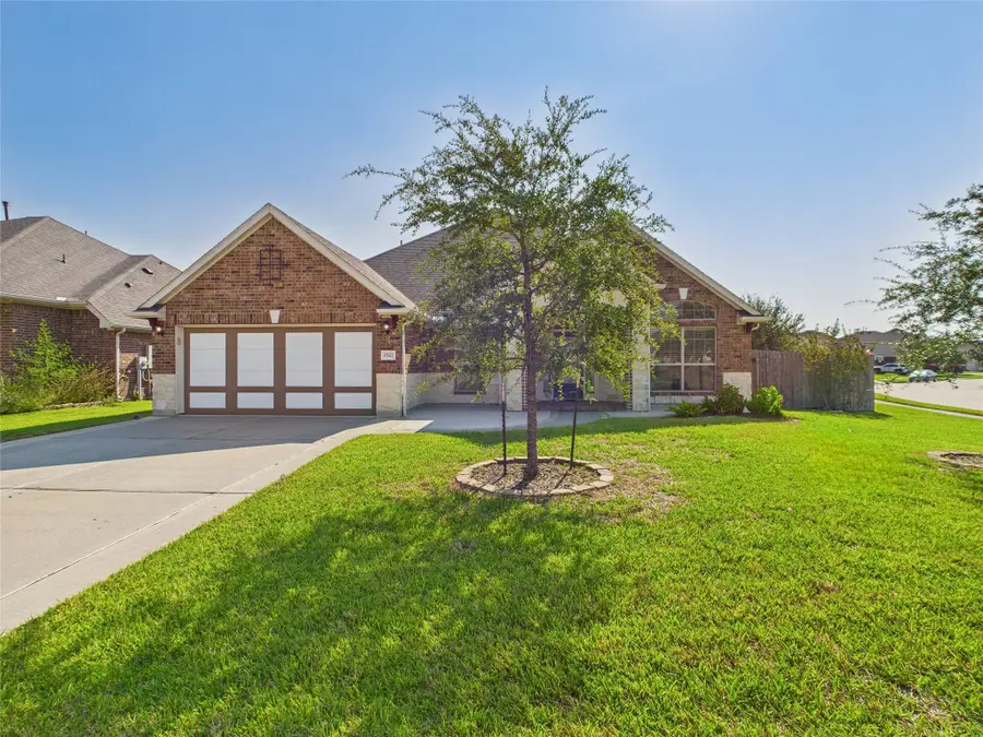 1527 Mexia Spring Court, League City, TX 77573 - Image #2