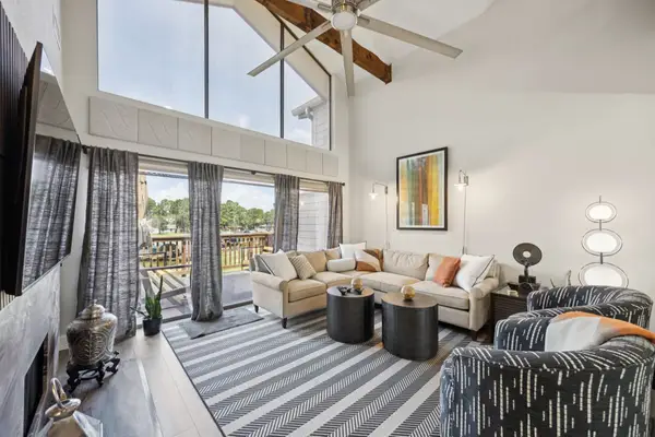 500 River Road #106, Montgomery, TX 77356