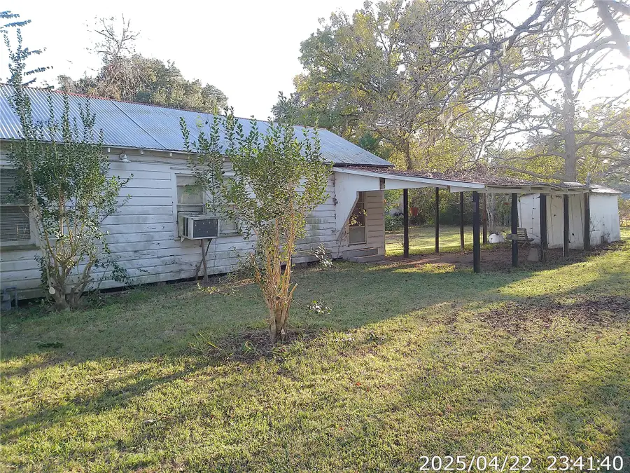 504 Camp Street, Alleyton, TX 78935 - #2