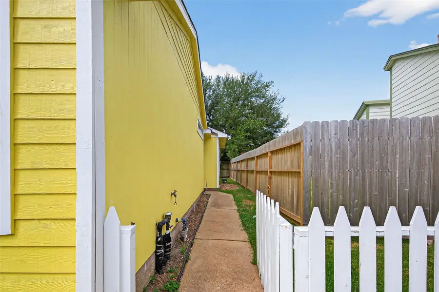 11525 Teaside Drive, Houston, TX 77066 - Image #3