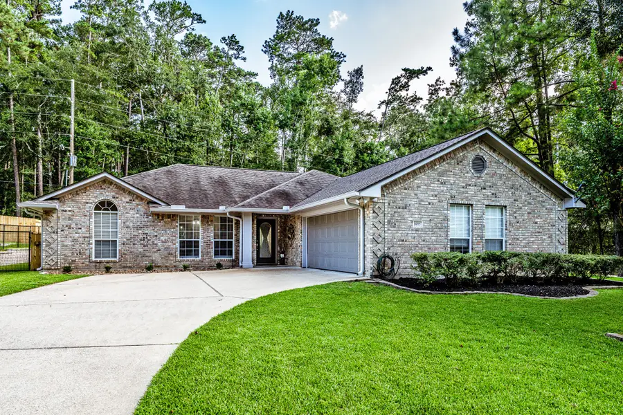 1977 Greentree Drive, Huntsville, TX 77340 - Image #2