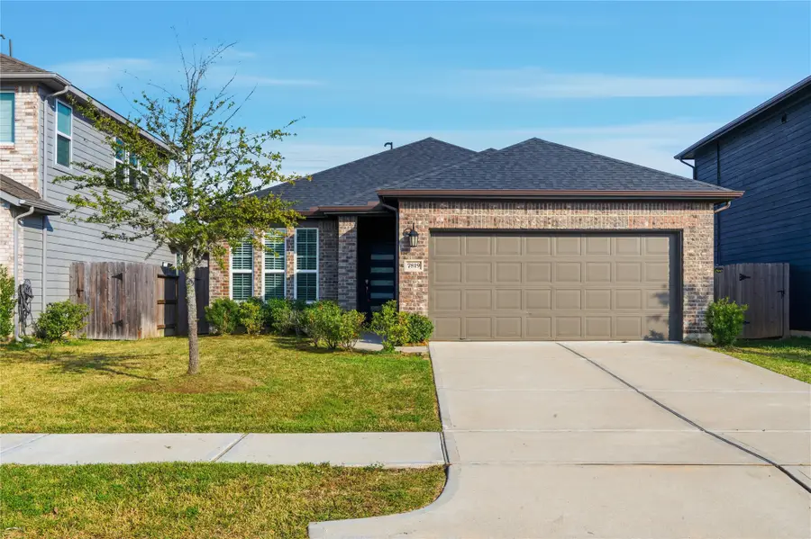 7819 Wyndham Harbor Court, Richmond, TX 77407 - #2