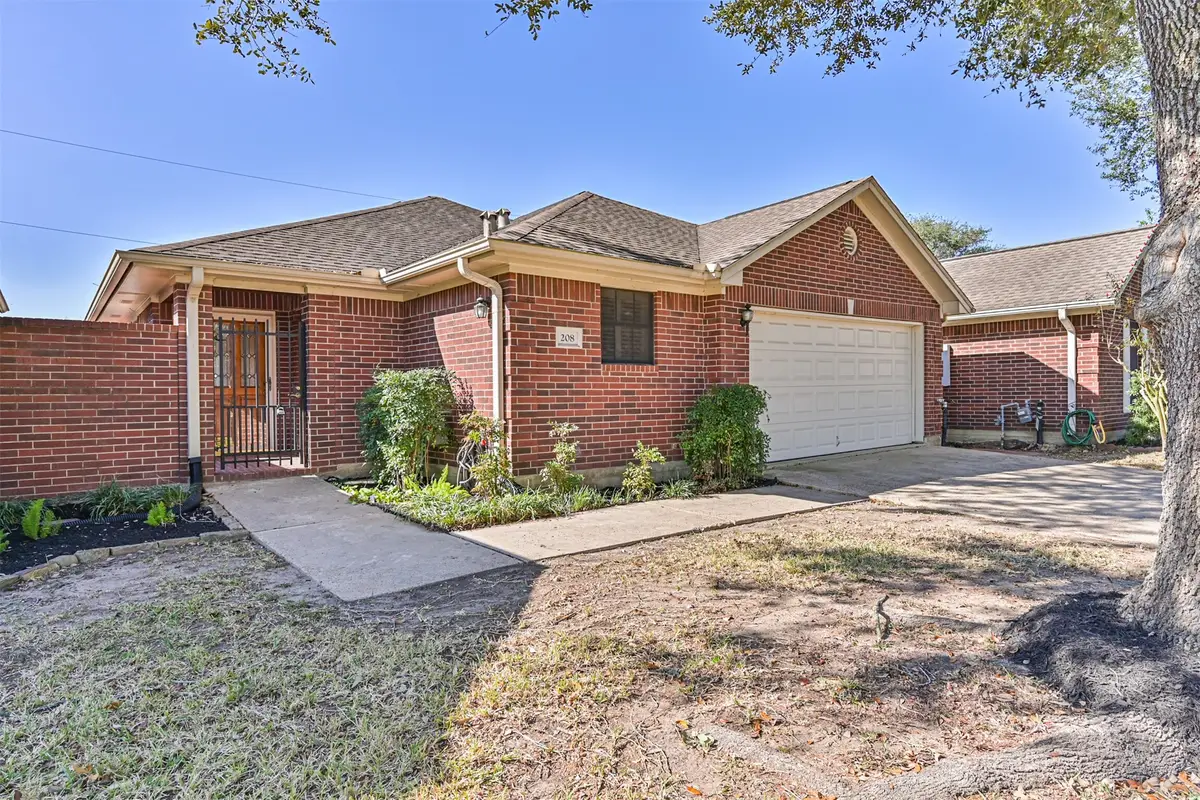 208 Live Oak Lane, Friendswood, TX 77546 - #1