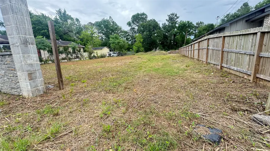 9016 Sherbourne Street, Houston, TX 77016 - #2