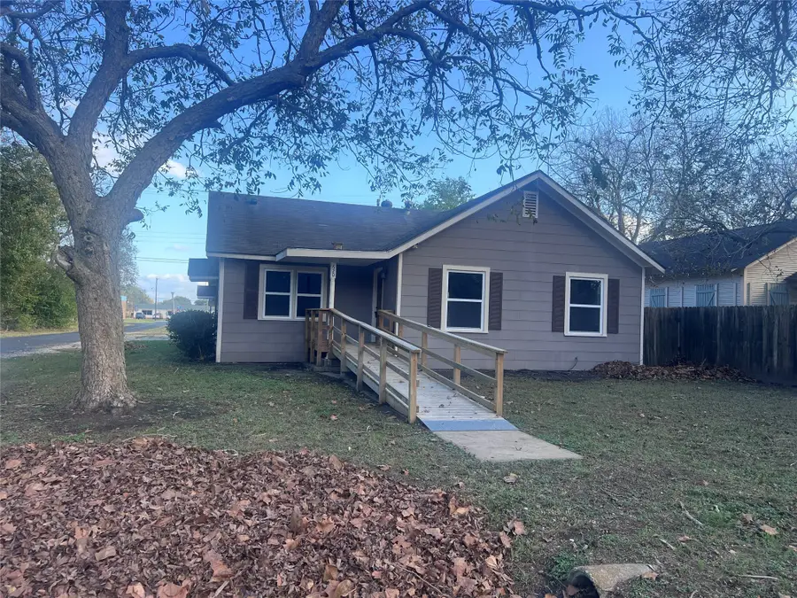 620 Koehl Street, Wharton, TX 77488 - Image #3