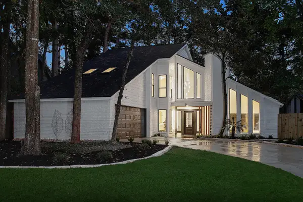 16 Crinkleroot Court, The Woodlands, TX 77380