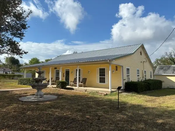 301 Beech Street, Calvert, TX 77837