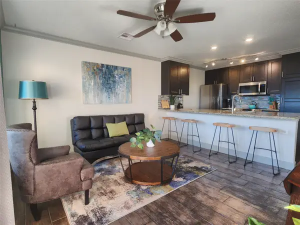 9520 Seawall Boulevard #323, Galveston, TX 77554