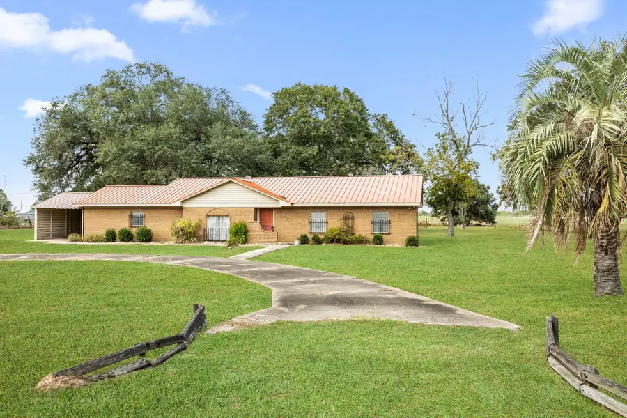 182 Lakeview 2 Road, El Campo, TX 77437 - #2