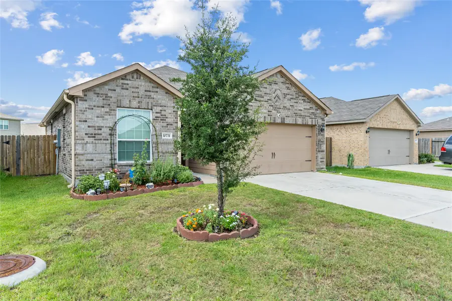 10731 Spring Brook Pass Drive, Humble, TX 77396 - Image #2