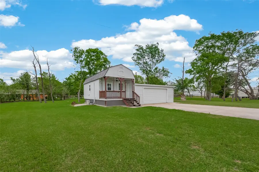 109 Queens Court, Baytown, TX 77520 - #2