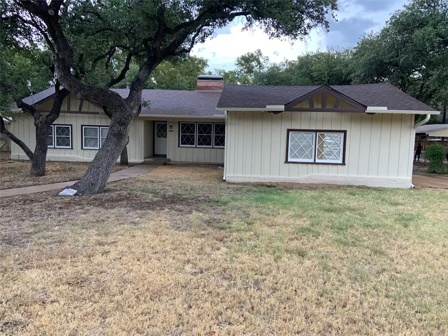 4100 Oakdale Drive, Brownwood, TX 76801 - #3
