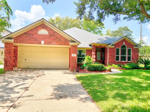 318 High Meadows Drive, Sugar Land, TX 77479