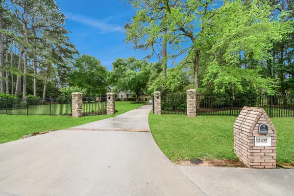 10435 Crestwater Circle, Magnolia, TX 77354