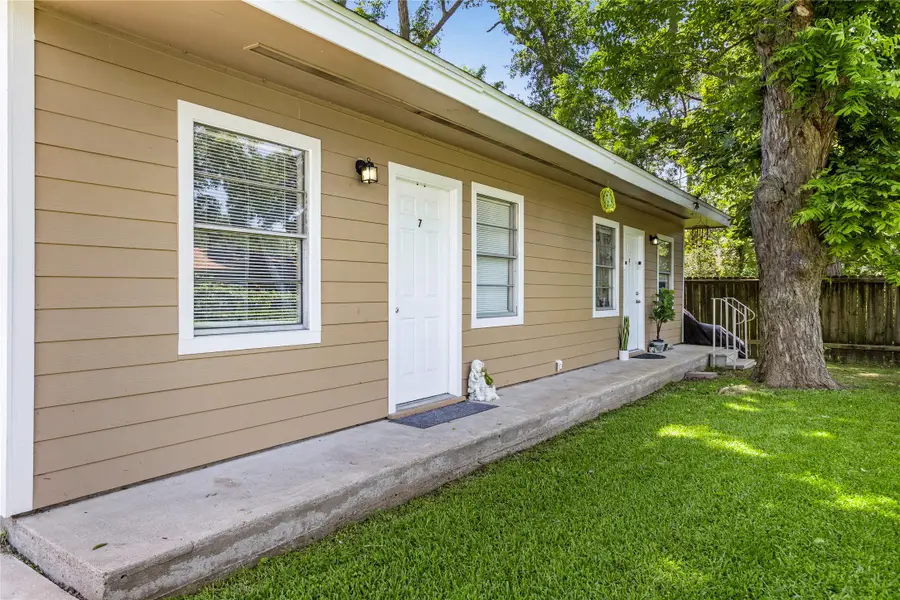 1001 W Lobitt Street, Alvin, TX 77511 - Image #3