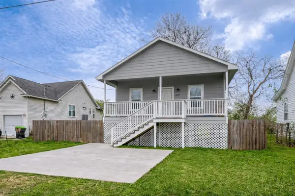 805 E Mulberry Avenue, Wharton, TX 77488