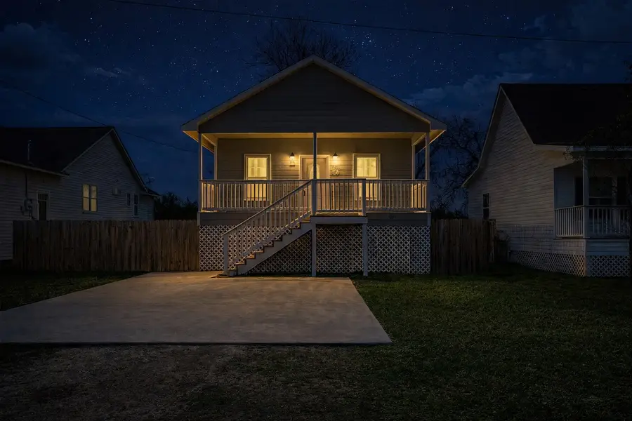 805 E Mulberry Avenue, Wharton, TX 77488 - Image #2