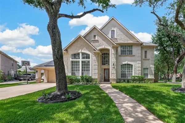 2002 Thorncrest Court, Sugar Land, TX 77479