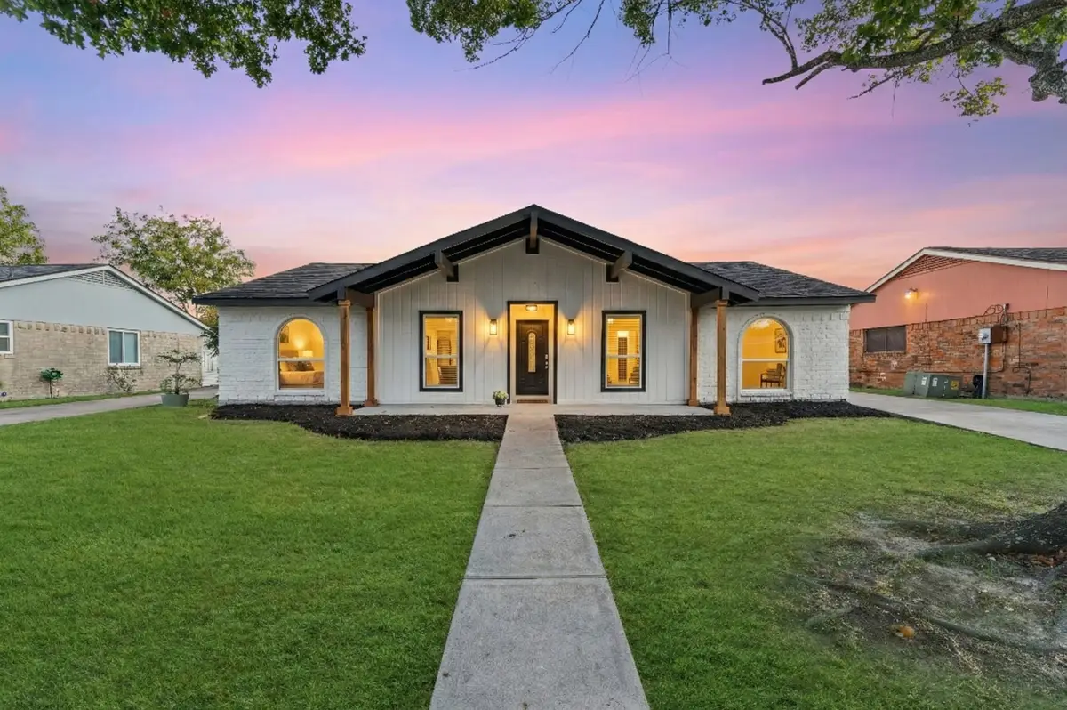 10306 Sagedowne Lane, Houston, TX 77089 - Image #1