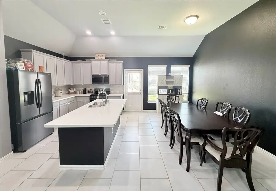 104 Kelly Street, Angleton, TX 77515 - #3
