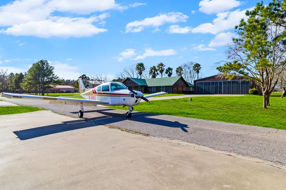 165 Taxiway Drive, Livingston, TX 77351 - Image #1