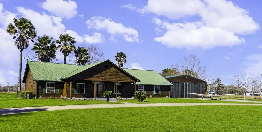 165 Taxiway Drive, Livingston, TX 77351 - Image #2