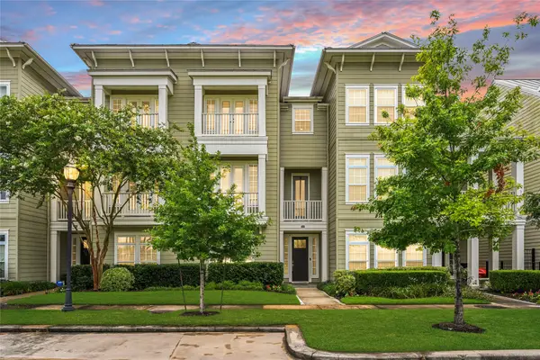 194 W Breezy Way, The Woodlands, TX 77380