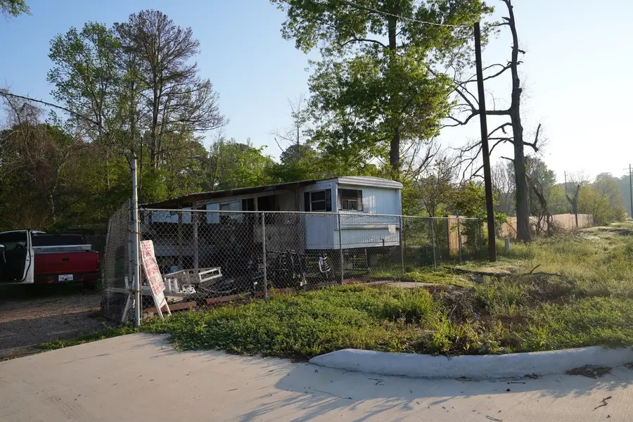 25837 Almarie Drive, New Caney, TX 77357 - Image #3