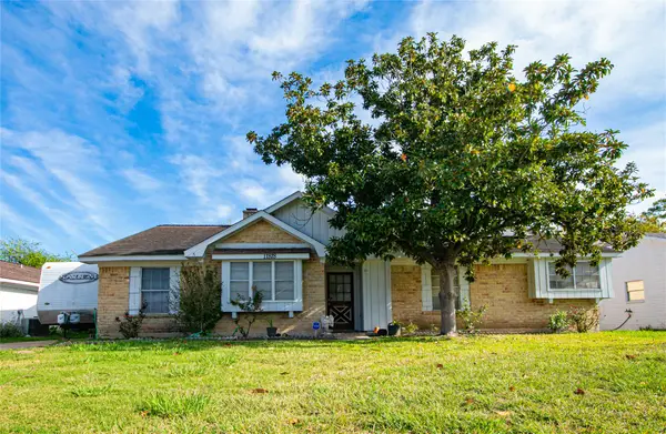 11818 Moonmist Drive, Houston, TX 77072