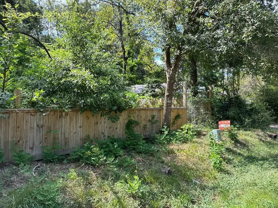 1712 N Travis Avenue, Cleveland, TX 77327 - #2