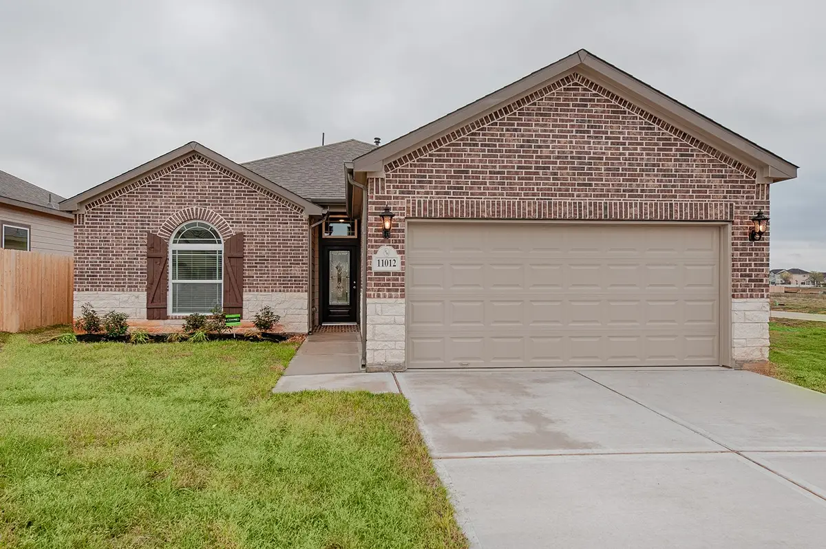 12388 Hackberry Dr, Willis, TX 77318 - #1