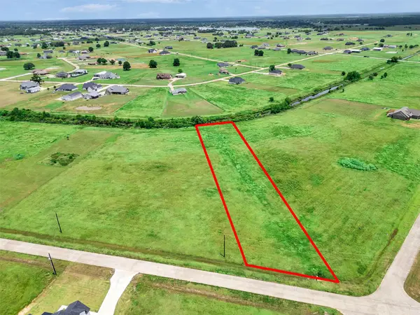 426 Chuckwagon Trail, Angleton, TX 77515