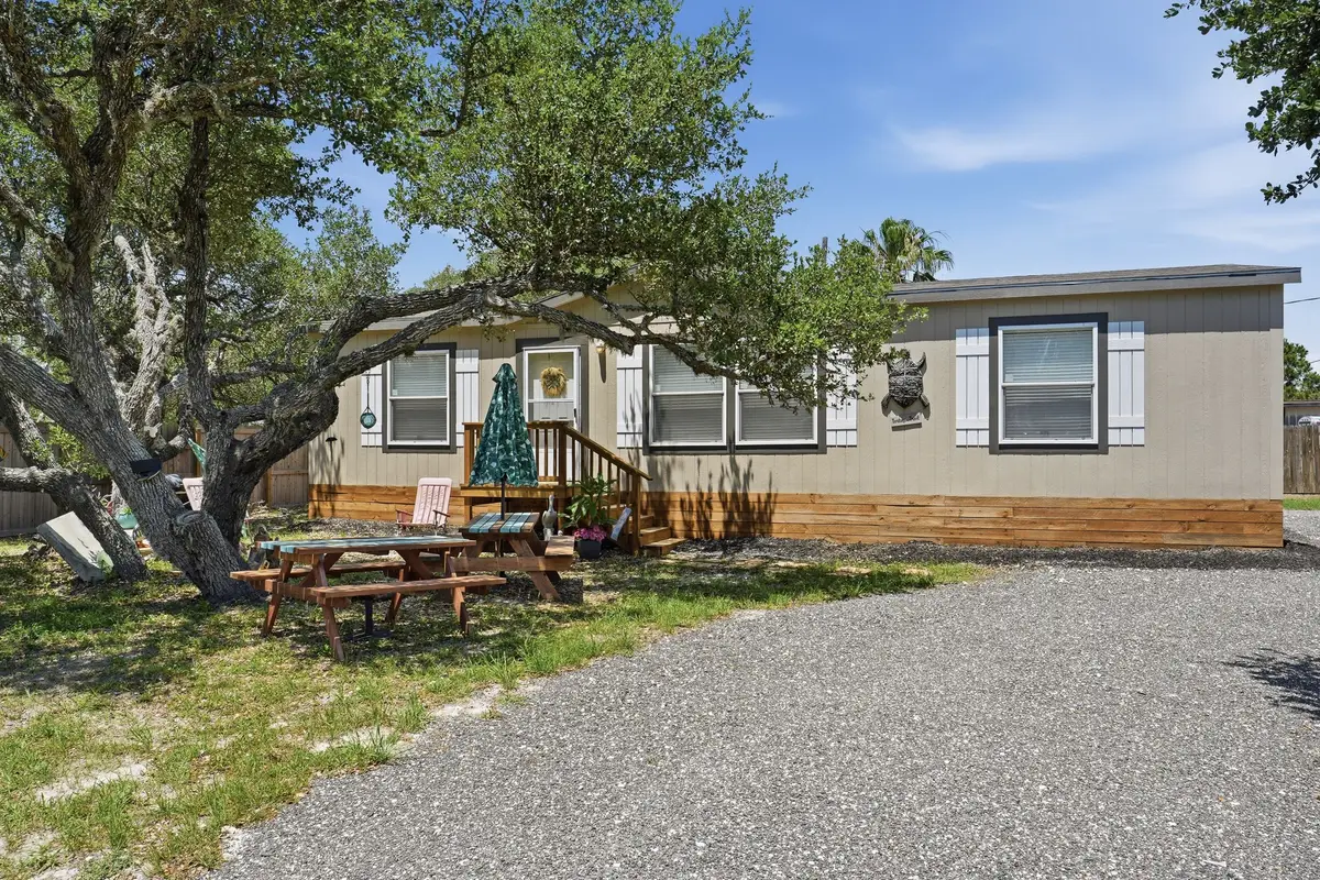 867 Rowe Street, Rockport, TX 78382 - #1