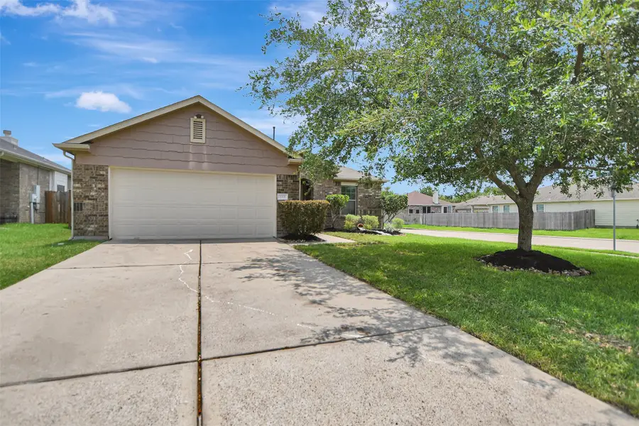 114 Mustang Stampede Drive, La Marque, TX 77568 - #2