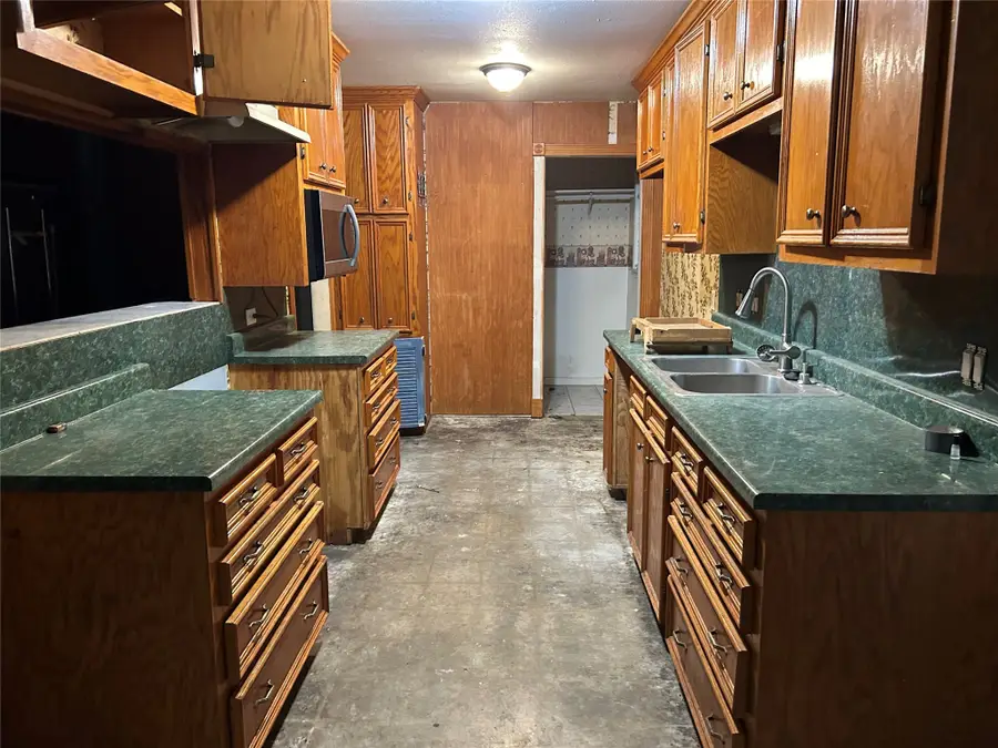 10913 Hoffer Street, Houston, TX 77075 - Image #2