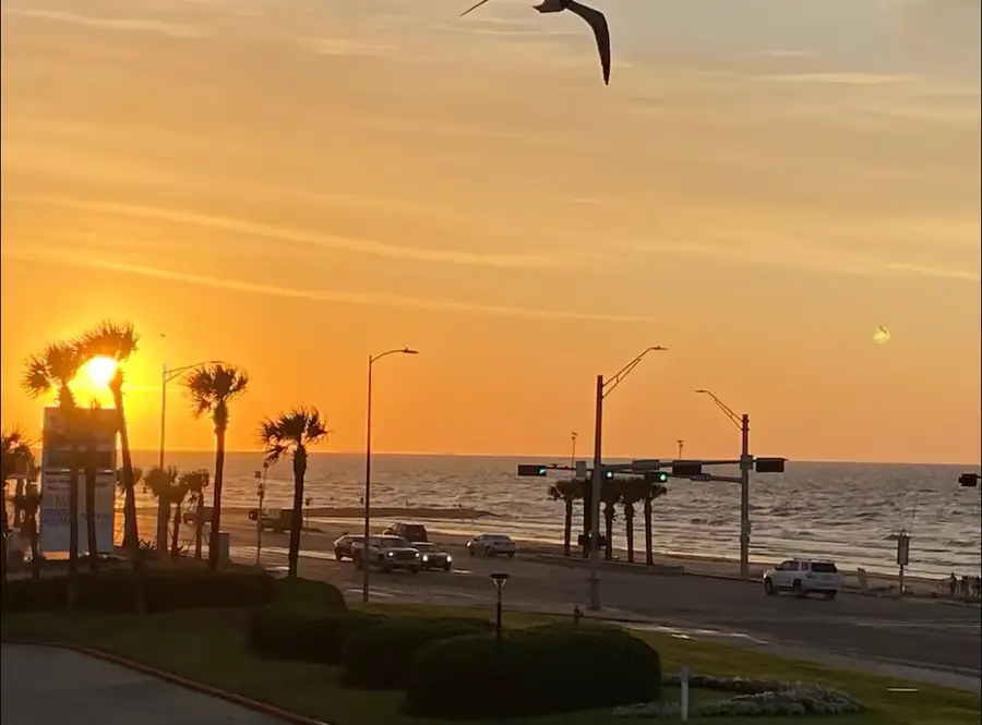 6102 Seawall Boulevard #250, Galveston, TX 77551 - Image #2