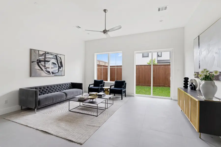 111 E 32nd Street #C, Houston, TX 77018 - Image #2