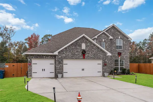 608 W Linnwood Drive, New Caney, TX 77357