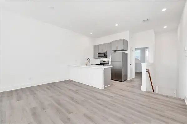 423 Alvia Run Lane #AB, Houston, TX 77018