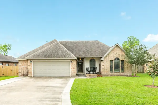 207 Hancock Street, Clute, TX 77531