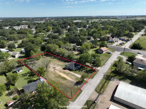104 N Dixie Street, Brenham, TX 77833