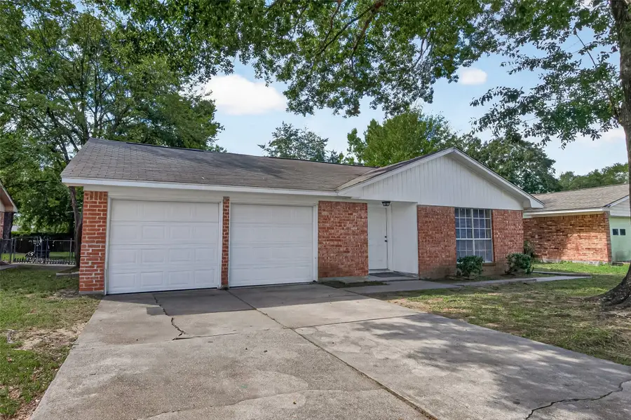 214 Crest Hill Drive, Conroe, TX 77301 - #2