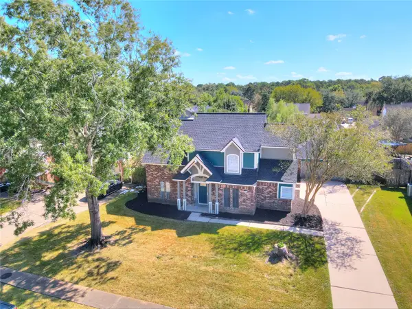 1012 Glenshannon Avenue, Friendswood, TX 77546