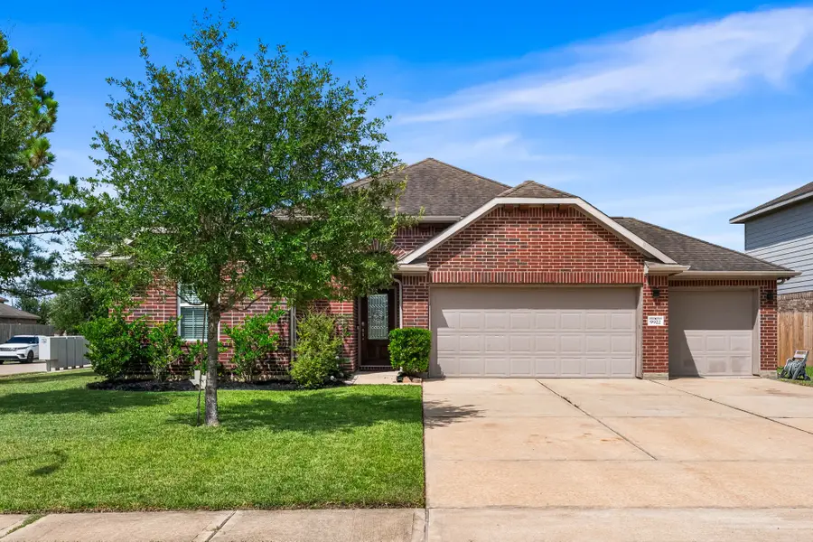 9922 Clear Diamond Drive, Rosharon, TX 77583 - Image #2
