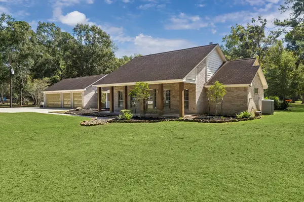 906 Valley Commons Drive, Huffman, TX 77336
